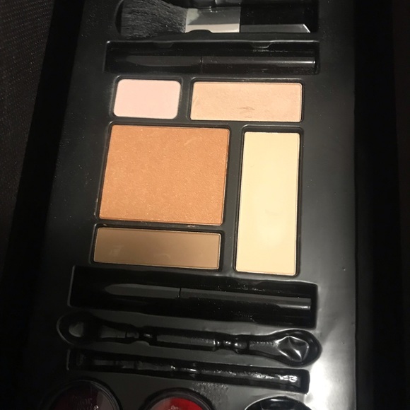 Makeup - Picture 5 of 5